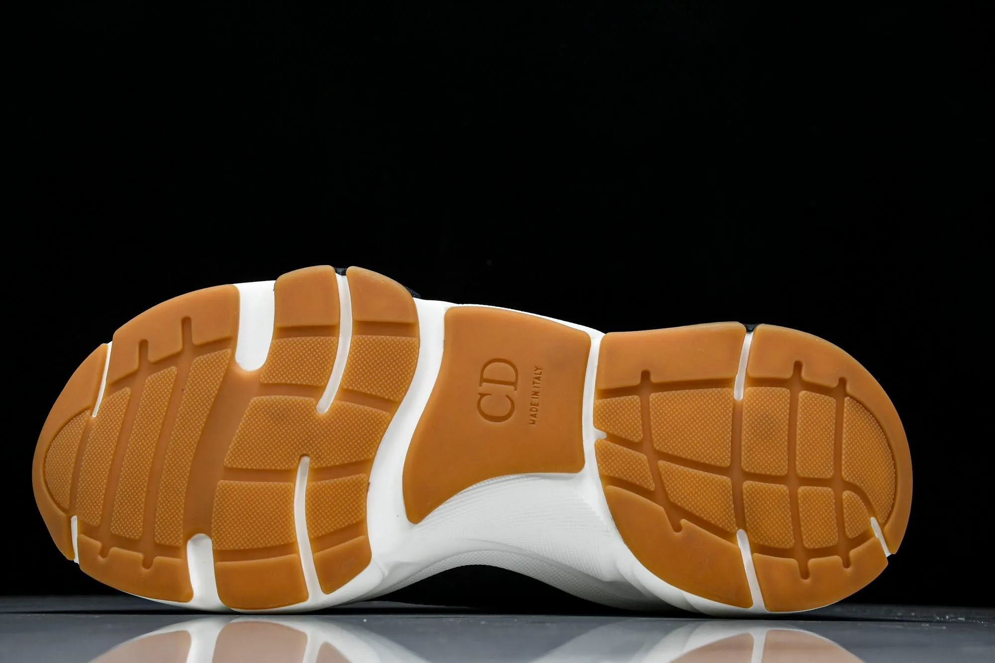 D1or B22 'White Black Gum'