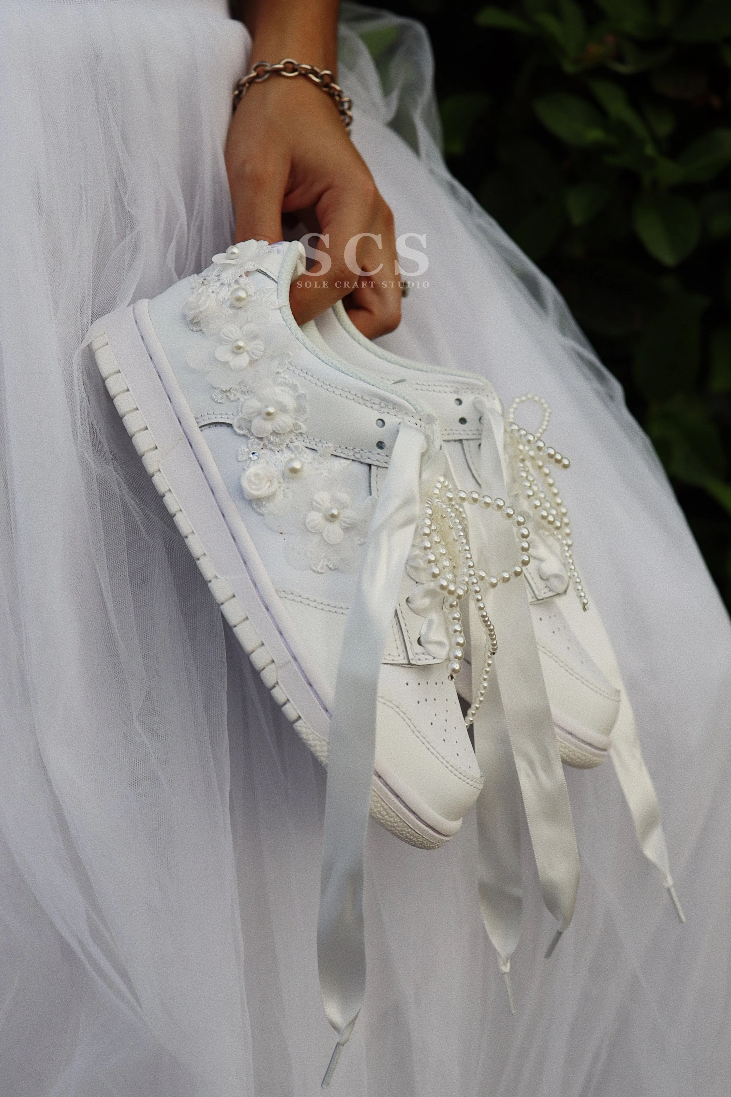 Flor Blanca Dunks