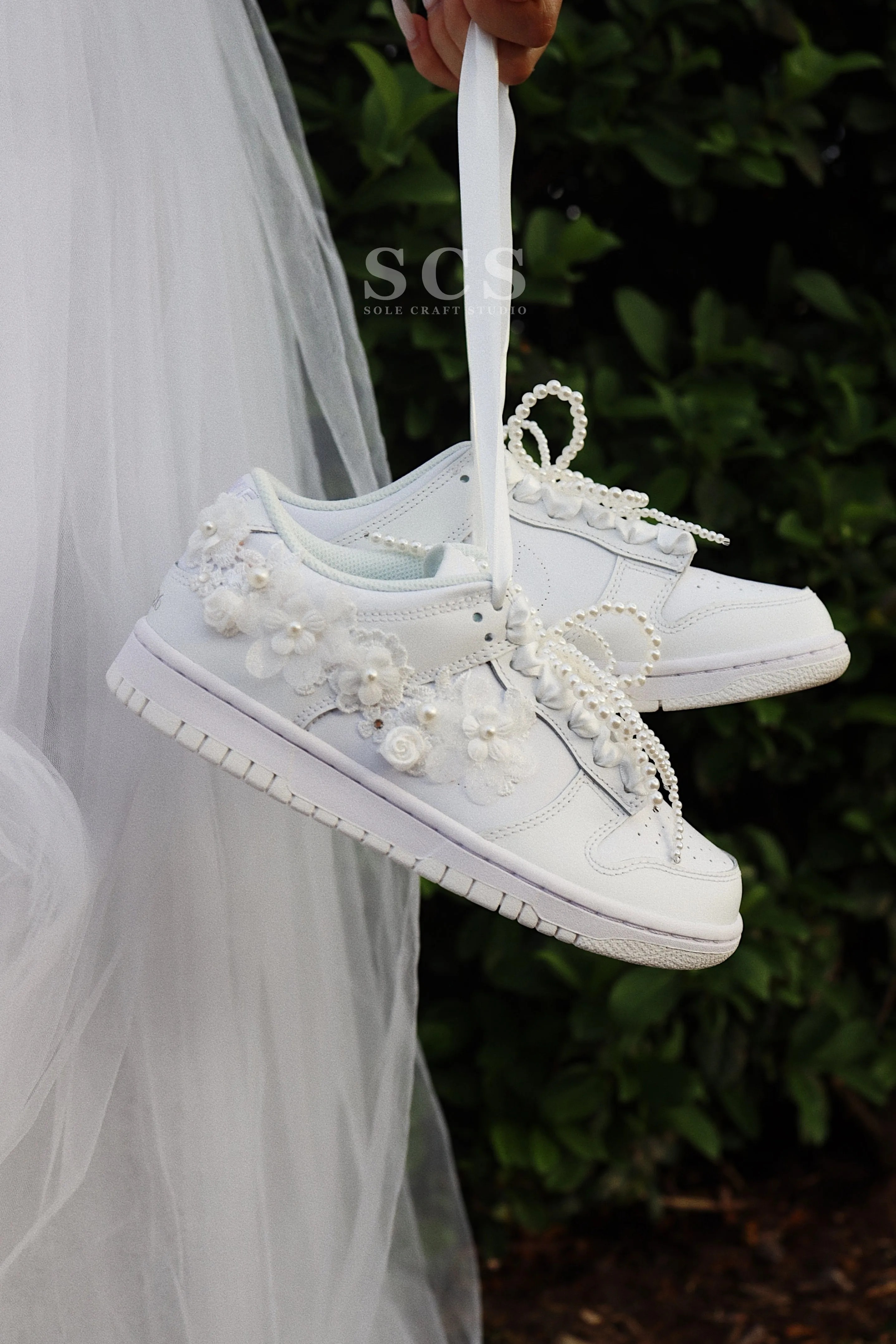 Flor Blanca Dunks