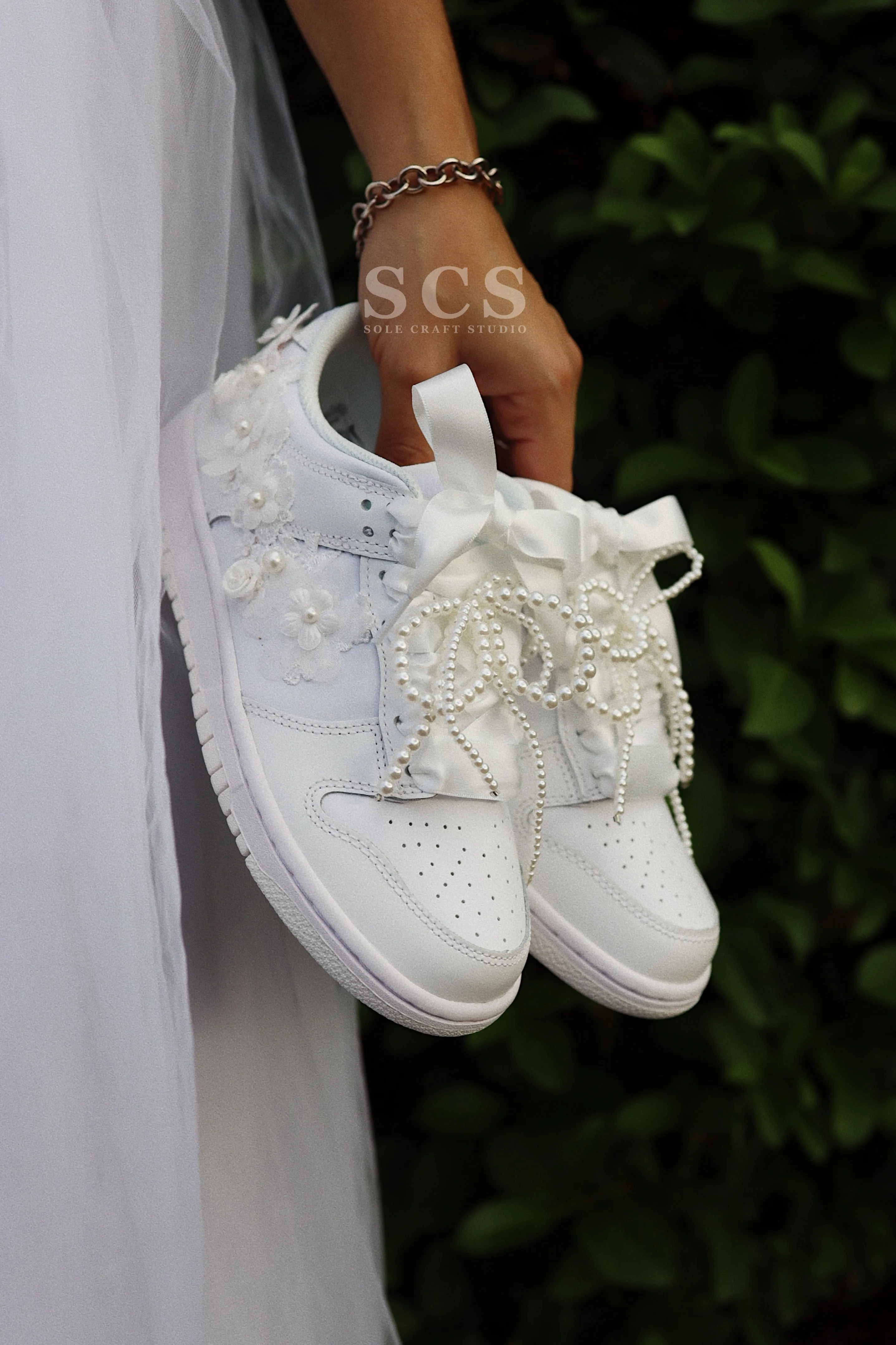 Flor Blanca Dunks