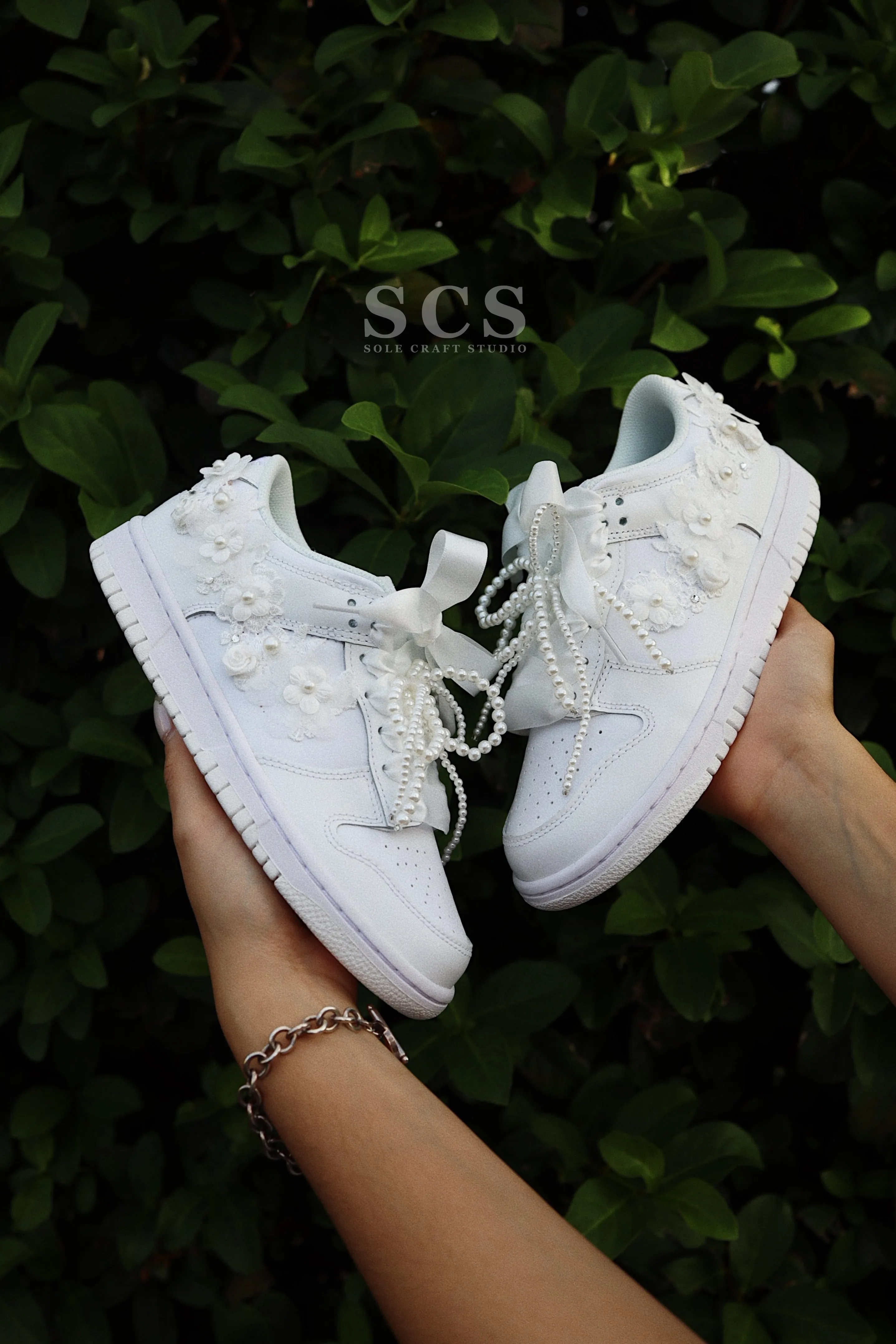 Flor Blanca Dunks