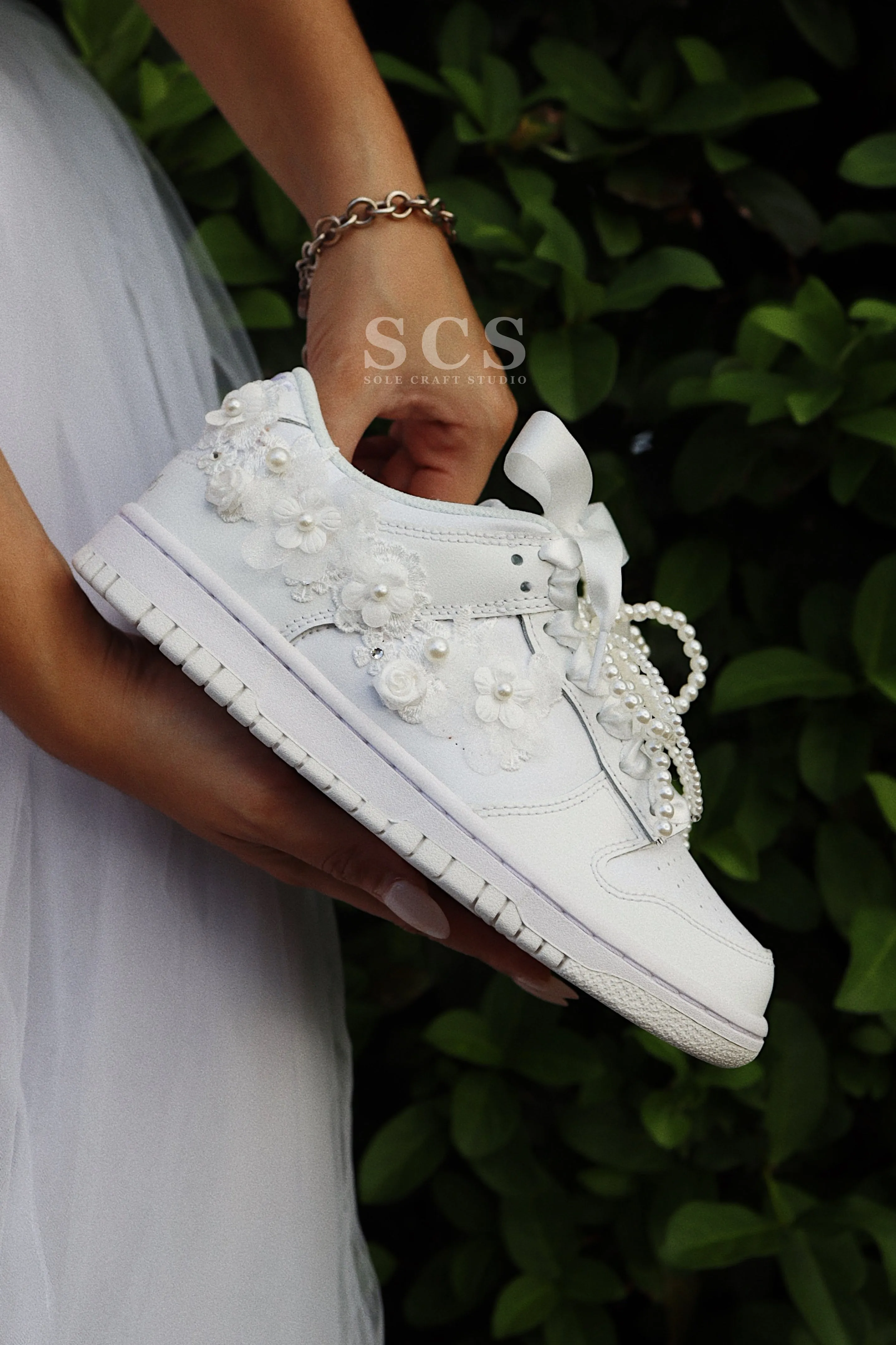 Flor Blanca Dunks